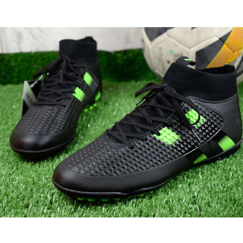 Sepatu Olahraga Futsal Indoor Pria  Size 42 Black 