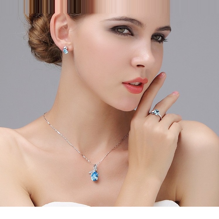 Queen Angel Teardrop Crystal Pendants Necklace 925 