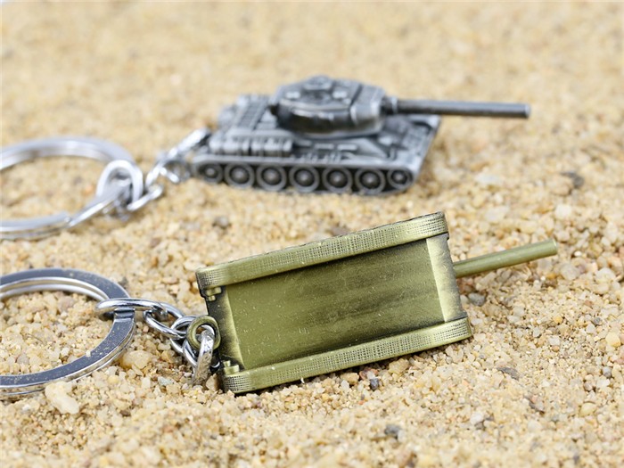  Gantungan  Kunci Mobil Tank Baja Key Chain Golden 