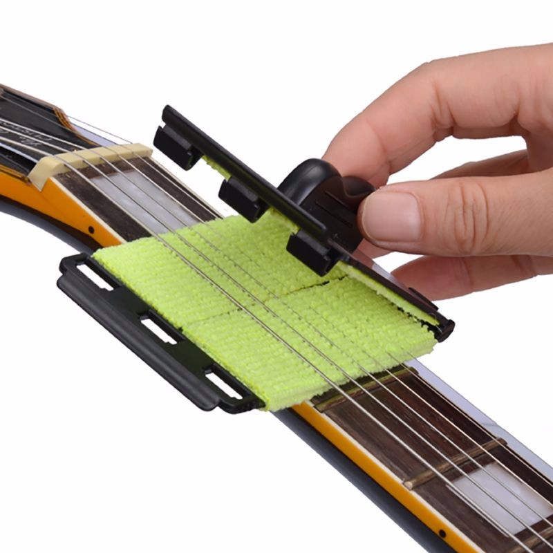 Pembersih Senar Gitar Portable - Black - JakartaNotebook.com